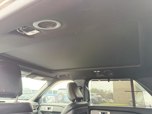 Used 2020 Ford Explorer Limited w/ Class III Trailer Tow Package AWD/4WD image 22