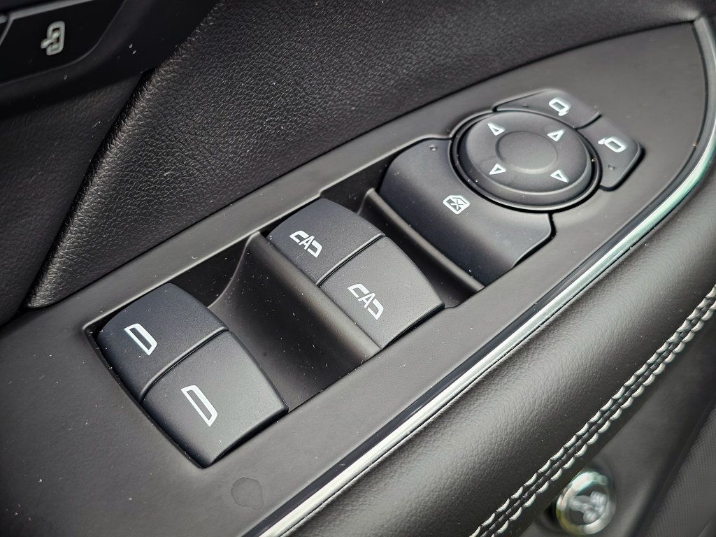 Used 2023 Buick Envision Essence w/ Sport Touring Package AWD/4WD image 12