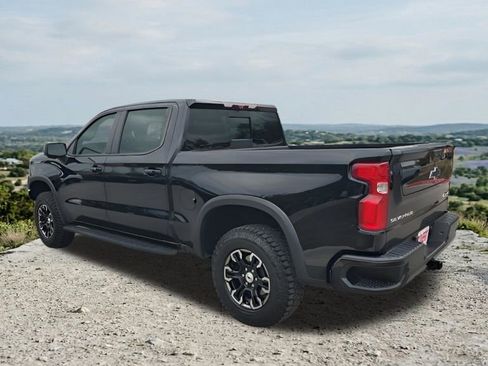 Used 2023 Chevrolet Silverado 1500 ZR2 w/ Technology Package image 8