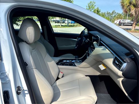 New 2026 Genesis G70 2.5T Prestige image 14