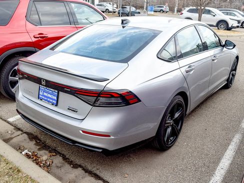 Used 2025 Honda Accord Sport image 5