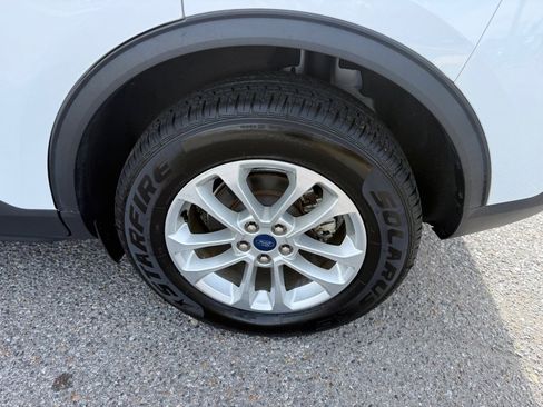 Used 2021 Ford Escape SE image 28