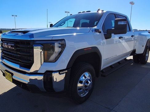 New 2026 GMC Sierra 3500 Pro image 4