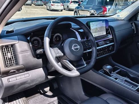 Used 2025 Nissan Pathfinder Platinum w/ Black Appearance Package image 2