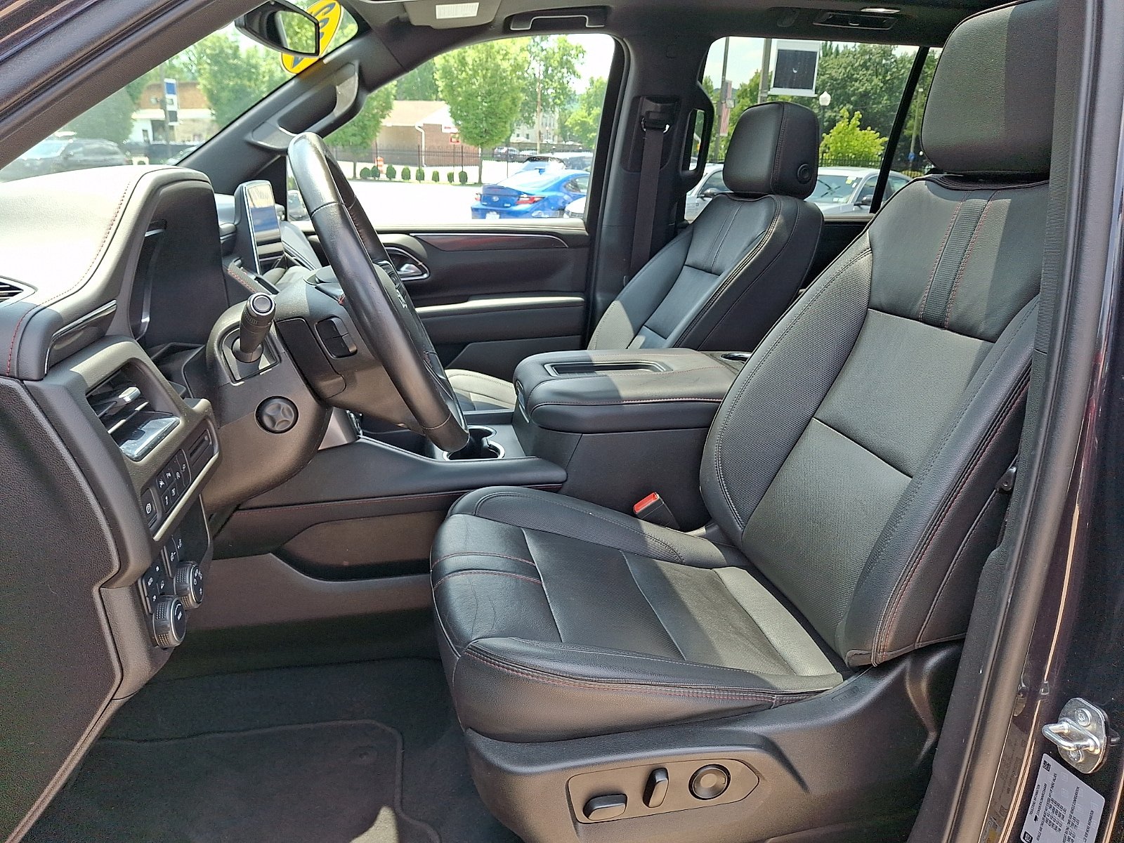 Used 2022 Chevrolet Tahoe RST w/ Luxury Package AWD/4WD image 14