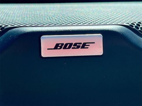 Used 2022 Chevrolet Colorado Z71 w/ LPO, Tonneau and Step Package image 18