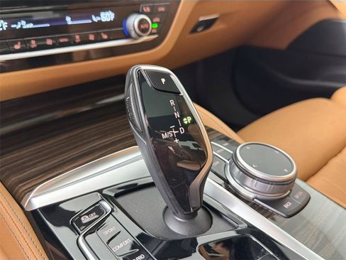 Certified 2022 BMW 540i xDrive w/ M Sport Package AWD/4WD image 17