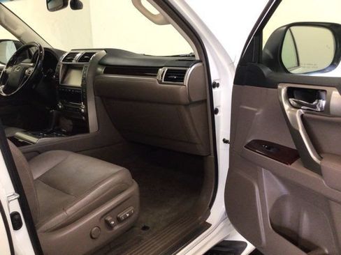 Used 2018 Lexus GX 460 Luxury AWD/4WD image 9