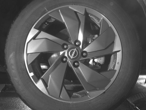 Used 2025 Nissan Rogue SV image 13