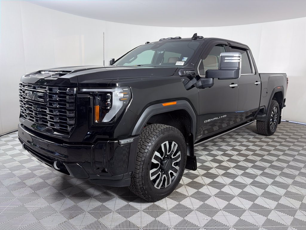 Used 2025 GMC Sierra 3500 Denali Ultimate AWD/4WD image 3