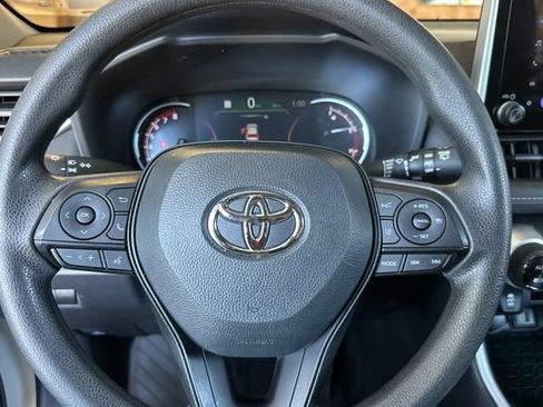 Used 2024 Toyota RAV4 XLE FWD image 23