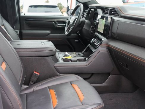 Used 2025 GMC Sierra 2500 AT4 image 16