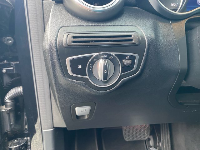 Used 2020 Mercedes-Benz GLC 300 image 19