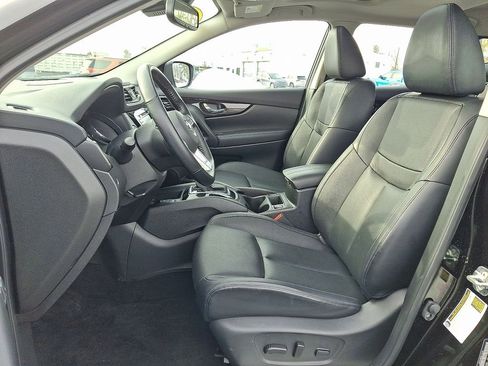 Used 2022 Nissan Rogue Sport SL w/ Premium Package image 14