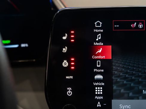 Used 2024 Dodge Charger R/T w/ Plus Group image 11