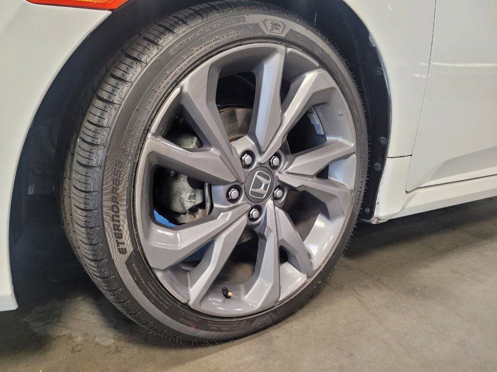 Used 2019 Honda Civic Touring image 31
