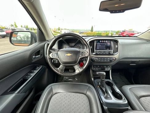 Used 2017 Chevrolet Colorado Z71 AWD/4WD image 3