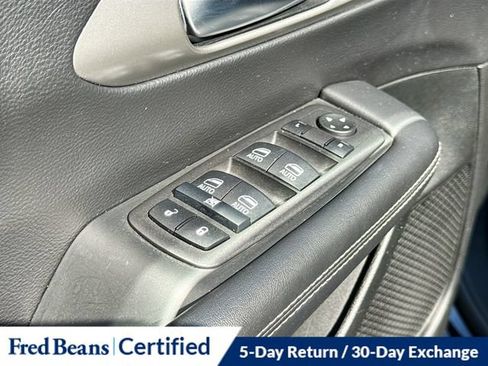Used 2025 Chrysler Pacifica Select FWD image 21
