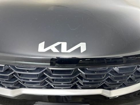 Used 2024 Kia Sorento LX image 9