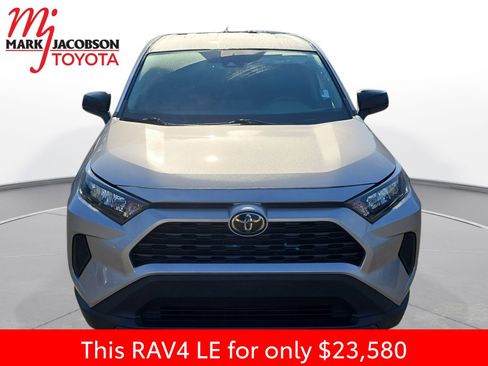 Used 2022 Toyota RAV4 LE image 3