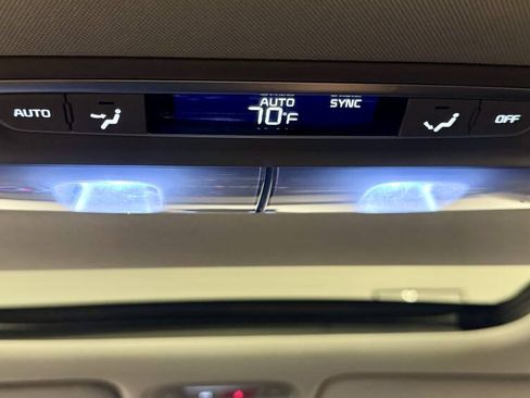 Used 2025 Kia Telluride EX w/ EX Captain's Chair Package FWD image 26