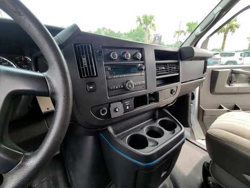 Used 2015 GMC Savana 2500 image 23