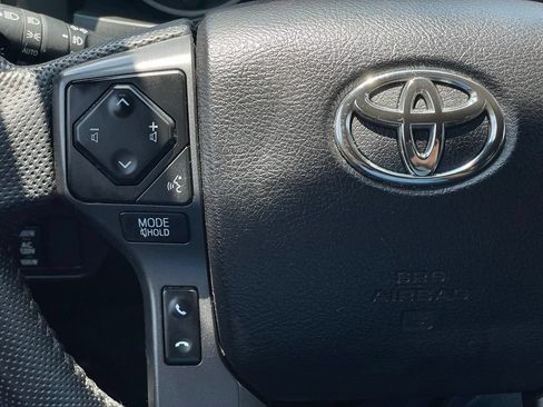 Used 2022 Toyota Tacoma TRD Sport w/ Technology Package RWD image 15