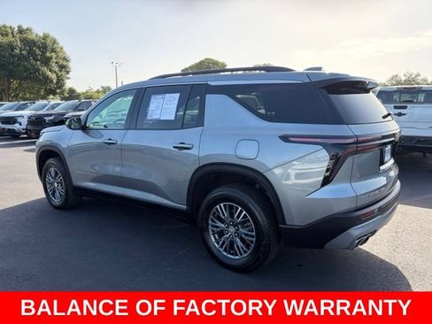 Used 2025 Chevrolet Traverse LT AWD/4WD image 4