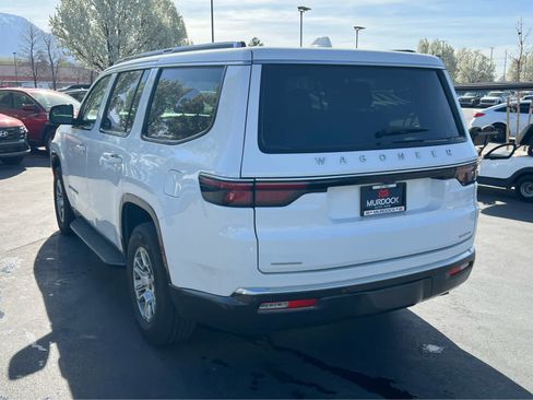 Used 2022 Jeep Wagoneer Series I AWD/4WD image 10
