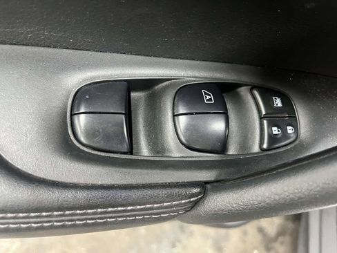 Used 2020 Nissan Rogue SV w/ Premium Package image 15