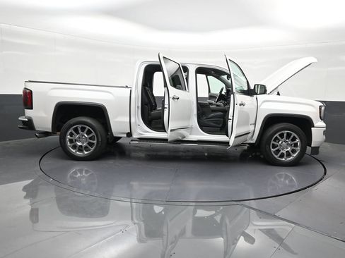 Used 2017 GMC Sierra 1500 Denali RWD image 32