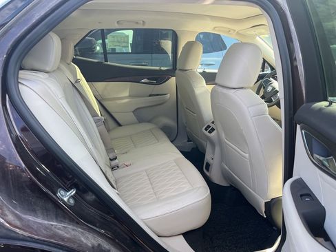 Used 2022 Buick Envision Avenir w/ Technology Package II AWD/4WD image 3
