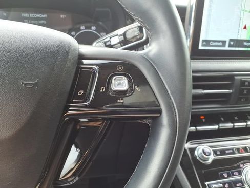 Used 2022 Lincoln Corsair AWD w/ Premium Package image 16