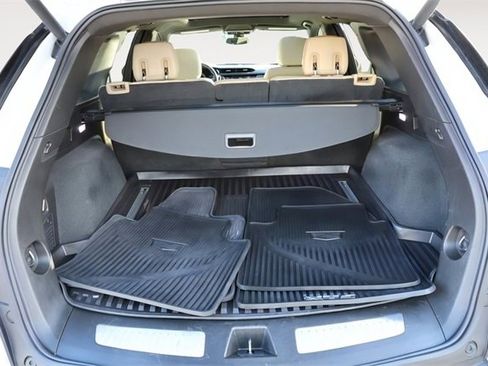 Used 2018 Cadillac XT5 Luxury w/ Driver Awareness Package image 9