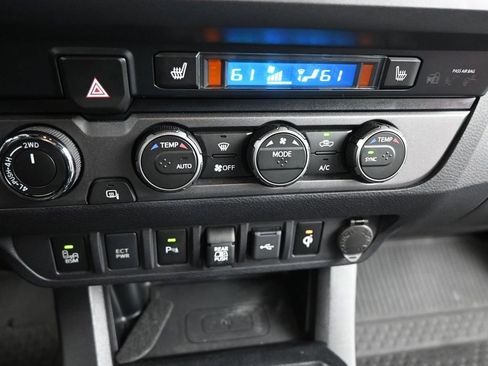 Used 2020 Toyota Tacoma TRD Sport image 30