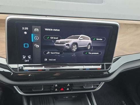 Certified 2025 Volkswagen Atlas SE image 25