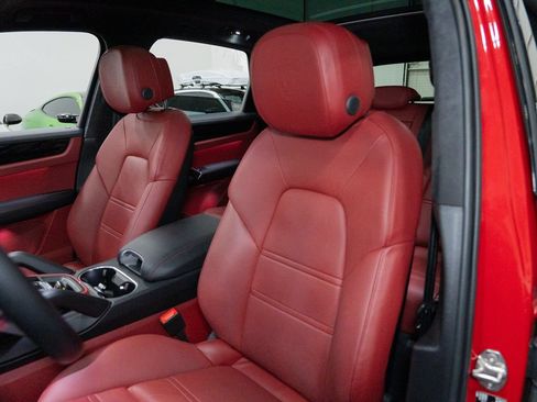 Used 2022 Porsche Cayenne E-Hybrid AWD/4WD image 21