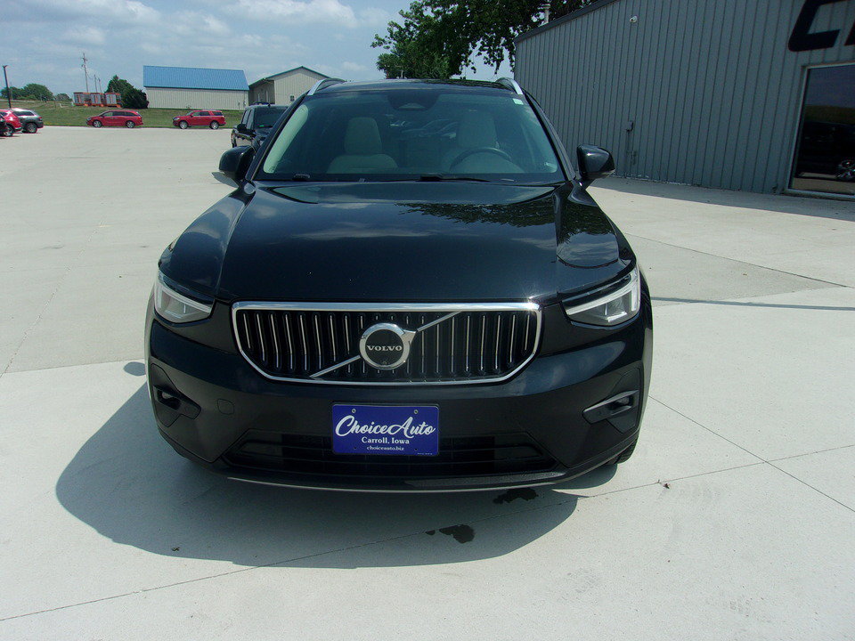 Used 2024 Volvo XC40 B5 Plus AWD/4WD image 5