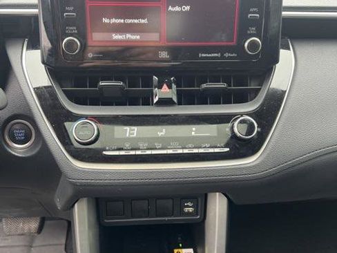 Certified 2022 Toyota Corolla Cross LE image 10
