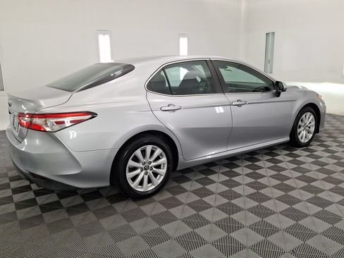 Certified 2018 Toyota Camry LE FWD image 25