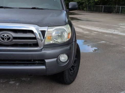 Used 2010 Toyota Tacoma PreRunner RWD image 11