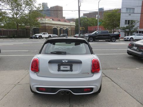 Used 2018 MINI Cooper S FWD image 8