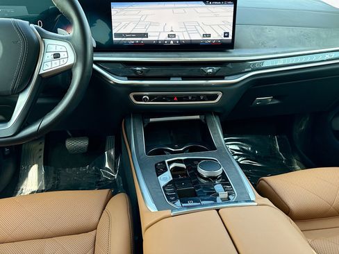 Used 2026 BMW X7 xDrive40i image 19