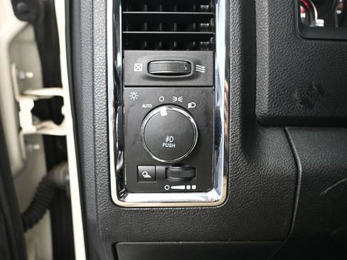 Used 2018 RAM 1500 Laramie w/ Convenience Group AWD/4WD image 25