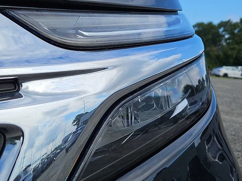 Used 2024 Chevrolet Equinox LT AWD/4WD image 9