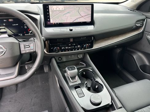 New 2026 Nissan Rogue Platinum w/ Tech Package AWD/4WD image 29