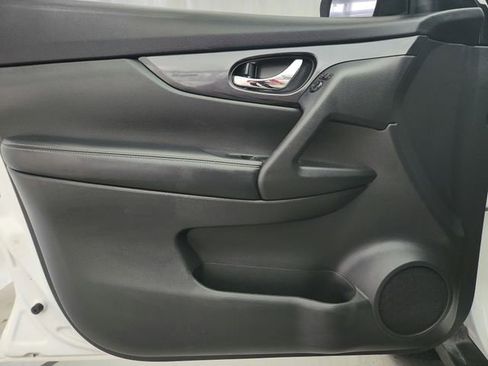 Used 2020 Nissan Rogue SV AWD/4WD image 22