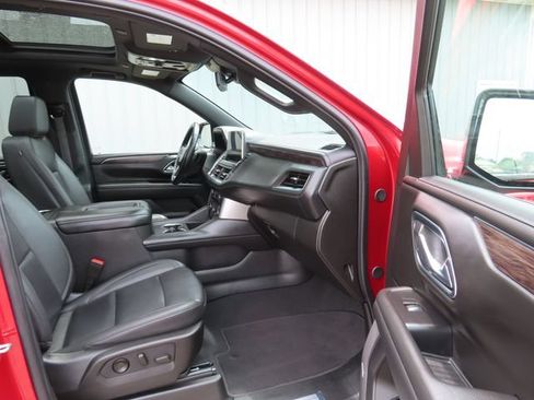 Used 2024 Chevrolet Tahoe Z71 w/ Z71 Off-Road Package AWD/4WD image 23