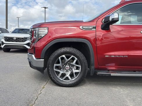 Used 2024 GMC Sierra 1500 SLT w/ SLT Premium Plus Package AWD/4WD image 9