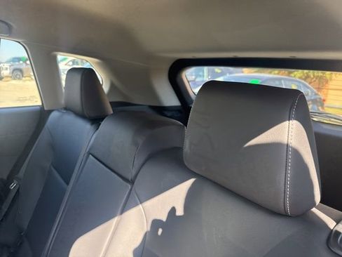 Used 2024 Toyota Corolla Cross XLE image 8